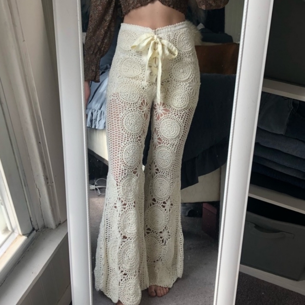 🍒NWT🍒 FREE PEOPLE STATEMENT CROCHET FLARE - Picture 6 of 8